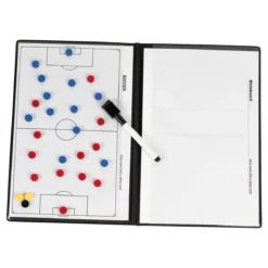 Select Fodbold Taktiktavle A4 All Game Select fodbold all Game taktiktavle foldbar. Indeholder brikker og pen Tavlestørrelse: 21 x 29 cm. Fylder ikke meget og kan tages med på udebane. Nem og handy fodbold tavle.
