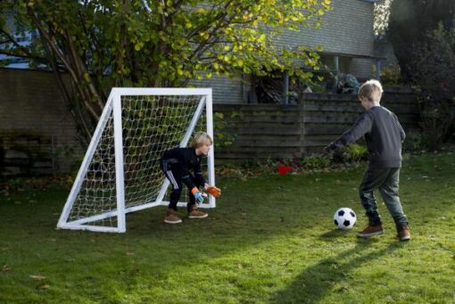 1 stk Fodboldmål Home Garden Pro 175 x 140 cm - Soccerplay.dk Hos Soccerplay.dk kan du købe fodboldmål, fodboldrebounder samt andet udstyr til spil i haven eller i fodboldklubben. Køb udstyr online idag.