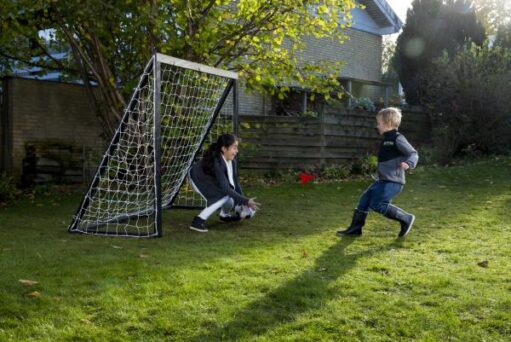 lækkert fodboldmål i træ.