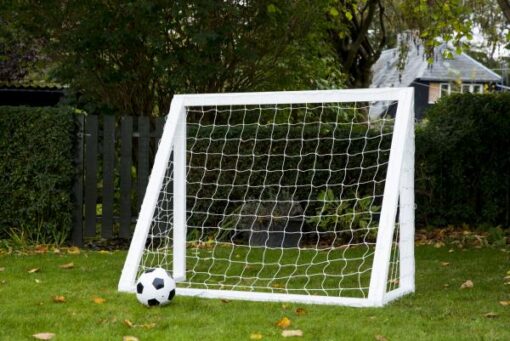 fodboldmål i træ til børn1 - Soccerplay.dk Hos Soccerplay.dk kan du købe fodboldmål, fodboldrebounder samt andet udstyr til spil i haven eller i fodboldklubben. Køb udstyr online idag.