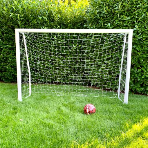 IMG 6199 - Soccerplay.dk Hos Soccerplay.dk kan du købe fodboldmål, fodboldrebounder samt andet udstyr til spil i haven eller i fodboldklubben. Køb udstyr online idag.
