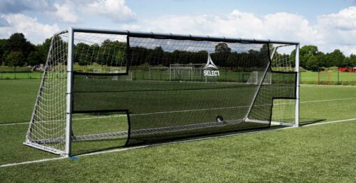 goal net teamgear crop 2 - Soccerplay.dk Hos Soccerplay.dk kan du købe fodboldmål, fodboldrebounder samt andet udstyr til spil i haven eller i fodboldklubben. Køb udstyr online idag.
