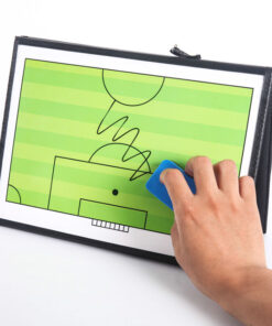 fodbold taktik traener mappe1 - Soccerplay.dk Hos Soccerplay.dk kan du købe fodboldmål, fodboldrebounder samt andet udstyr til spil i haven eller i fodboldklubben. Køb udstyr online idag.