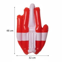 Giv landsholdet en håndsrækning med en oppustelig stor hånd. Så kan hele tribunen nemmere se, hvem du hepper på, når du vifter og vinker med armene. Hånden fungerer som en handske. Du kan med andre ord gøre din hånd til en kæmpe Roligan-hånd, når du skal ud og heppe på de danske spillere. En kæmpe hånd er dog besværlig at slæbe rundt på. Derfor er hånden heldigvis oppustelig og nem at haven med på tur. Så kan du nemt lukke luften ud af den og pakke den sammen til en overskuelig størrelse, når du skal hjemad igen.