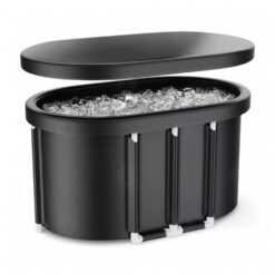 🧊 Ovalt Isbad – 120x65x65 cm Optimer din restitution og styrk din krop – ét isbad ad gangen Giv din krop det kolde gys, den elsker! Dette elegante ovale isbad på 120x65x65 cm er den perfekte løsning til dig, der ønsker at booste restitutionen, mindske inflammation og styrke både krop og sind – direkte fra hjemmet eller haven. 🔹 Perfekt størrelse Med målene 120x65x65 cm passer badet til både mænd og kvinder, og det ovale design giver en komfortabel, ergonomisk pasform, der støtter kroppen under hele isbadet. 🔹 Hvorfor isbad? Reducerer muskelømhed og inflammation Fremmer hurtigere restitution efter træning Styrker immunforsvaret og øger blodcirkulationen Forbedrer mental styrke og fokus Øger energiniveauet naturligt 🔹 Brugervenligt og holdbart Fremstillet i slidstærkt og isolerende materiale Nem at fylde op og tømme Tåler både indendørs og udendørs brug Let at rengøre og opbevare Uanset om du er atlet, biohacker eller bare elsker følelsen af at være klar i hovedet og stærk i kroppen, er dette isbad et simpelt, men kraftfuldt redskab til dit velvære. 👉 Klar til at hoppe i? Giv din krop det kolde gys – og mærk varmen indefra.